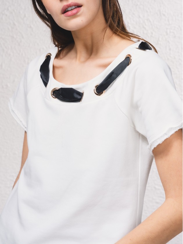 Camisola com abertura nas costas