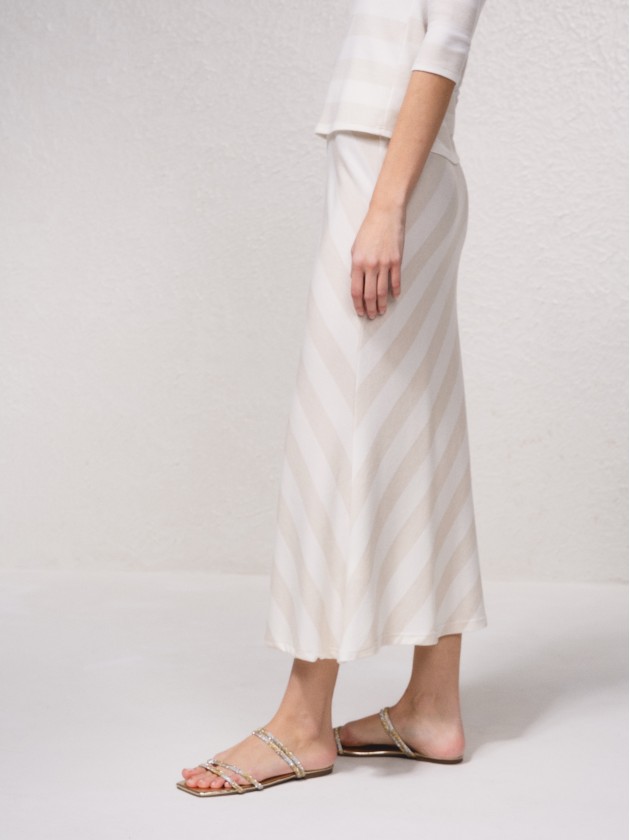 Saia midi com estampado riscas