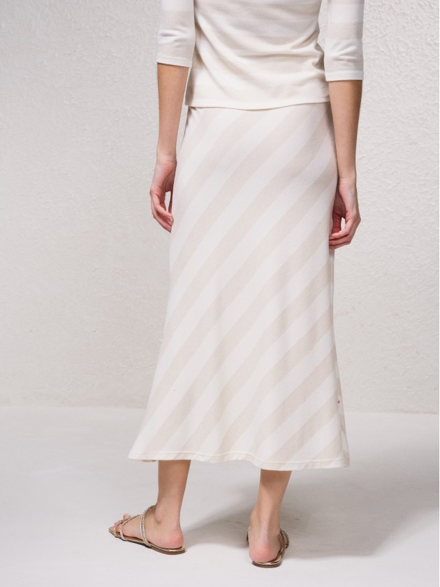 Saia midi com estampado riscas