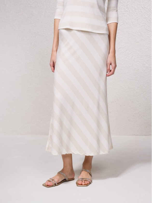 Saia midi com estampado riscas