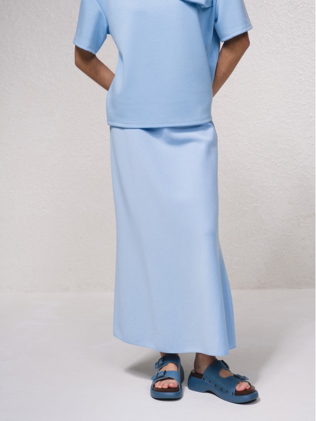 Saia midi com volume