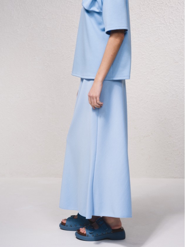 Saia midi com volume