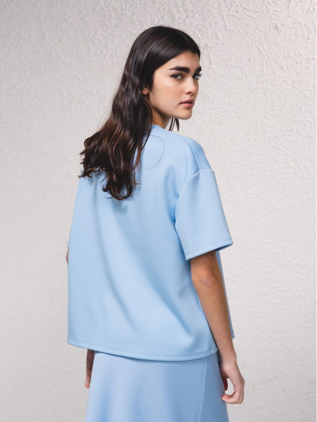T-shirt oversize com aplicao lao