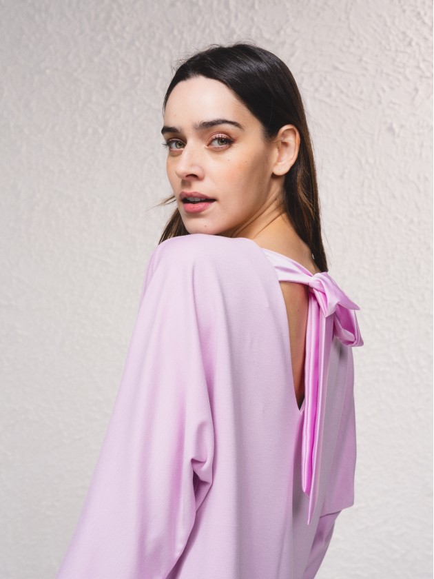 Blusa com lao nas costas