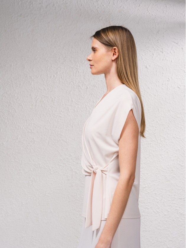 Blusa cruzada com lao