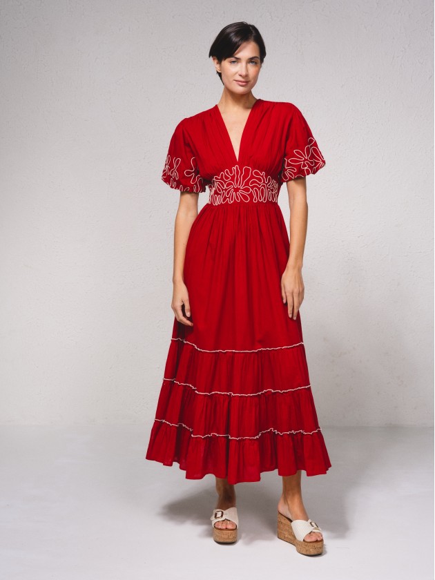 Robe avec broderie