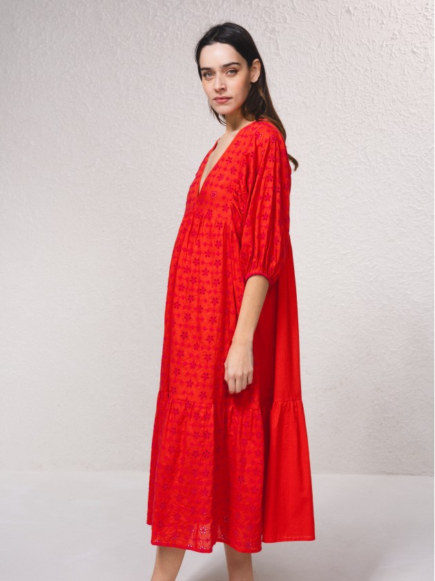Vestido midi em bordado ingls