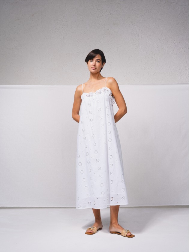 Vestido de alas em bordado ingls