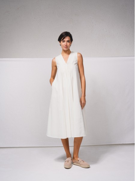 Vestido midi e decote em v