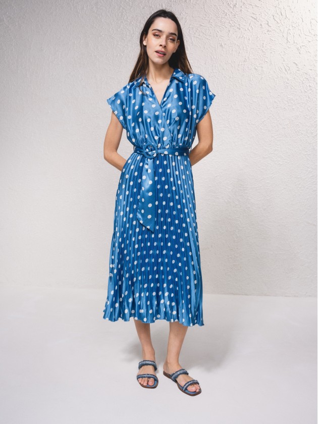 Vestido midi com plissado