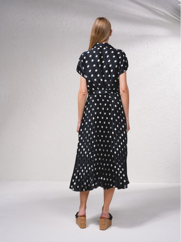 Vestido midi com plissado