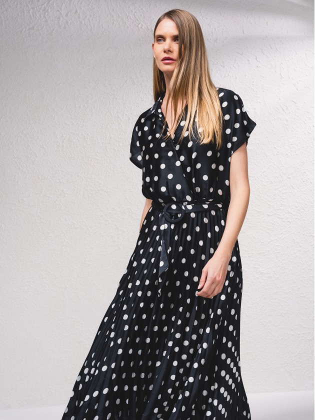 Vestido midi com plissado