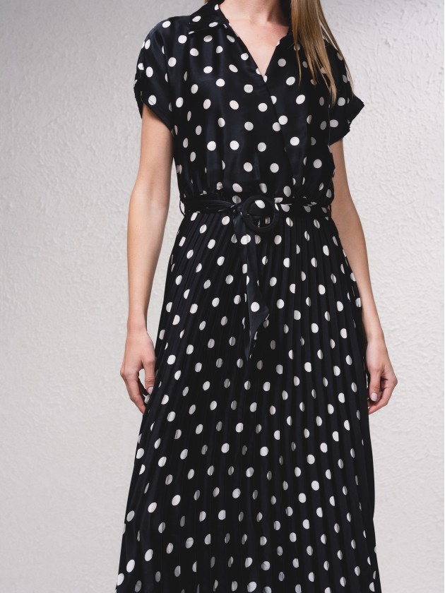 Vestido midi com plissado