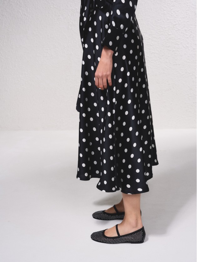 Saia acetinada com estampado de bolas
