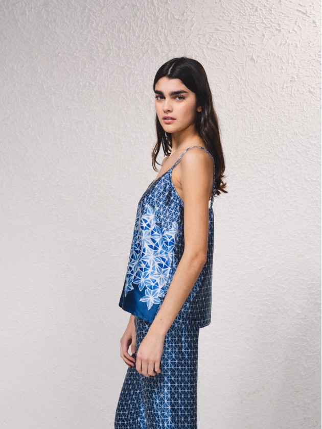 Top acetinado estampado