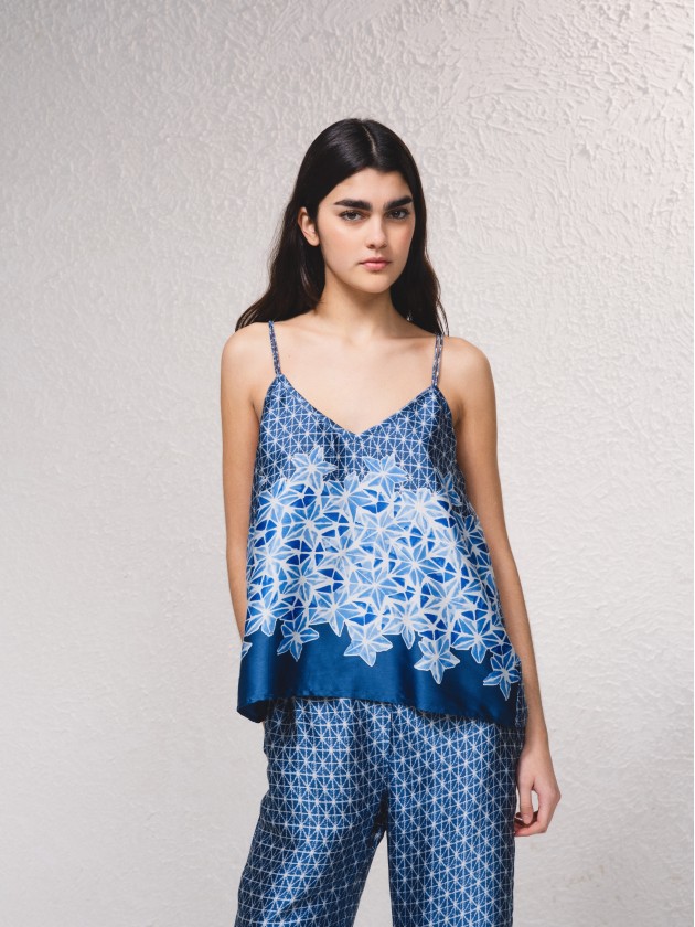 Top acetinado estampado