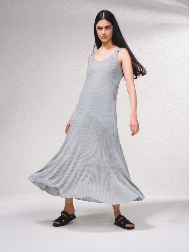 Vestido de alas em malha canelada