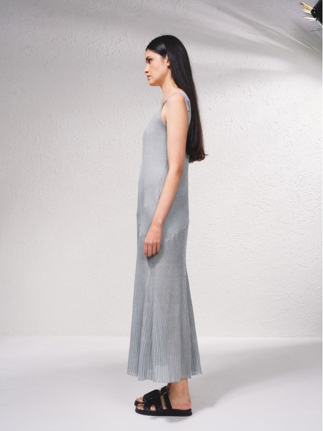 Vestido de alas em malha canelada