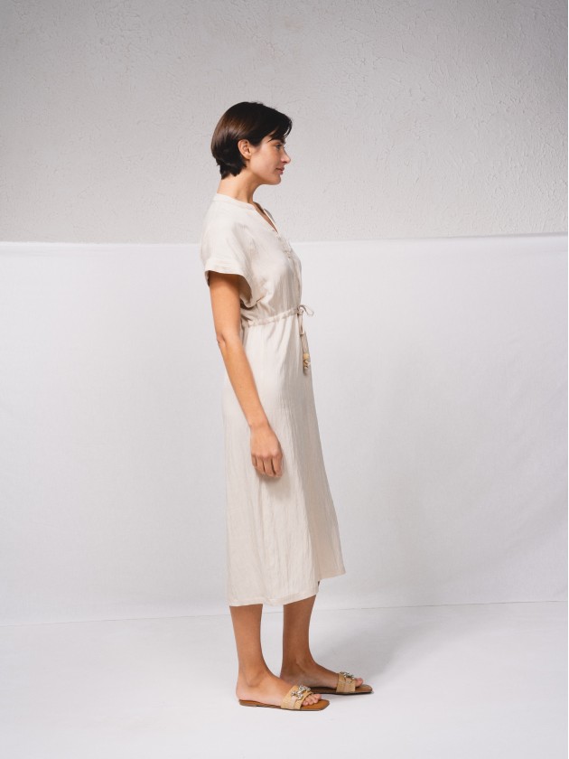 Vestido camiseira com cordo na cintura