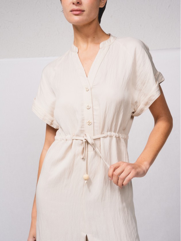 Vestido camiseira com cordo na cintura