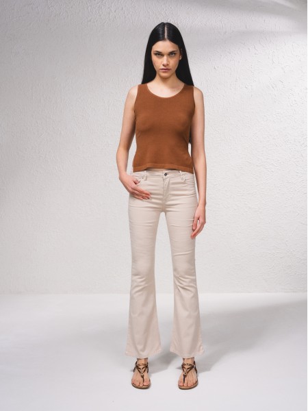 Top basique avec ouvertures latrales