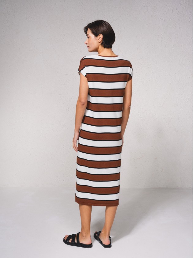 Vestido midi s riscas