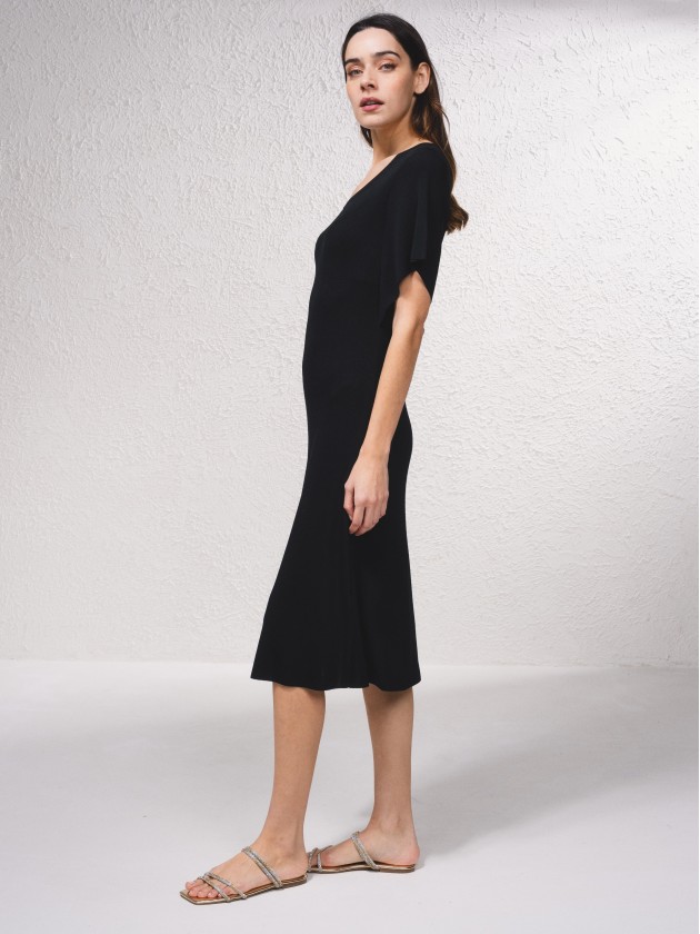 Vestido midi em malha canelada