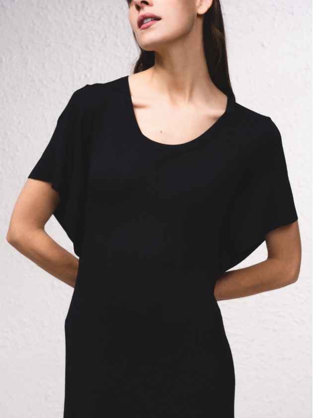 Vestido midi em malha canelada