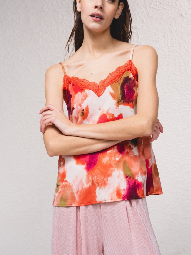 Top estampado com renda