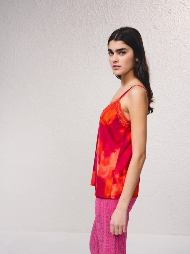 Top estampado com renda