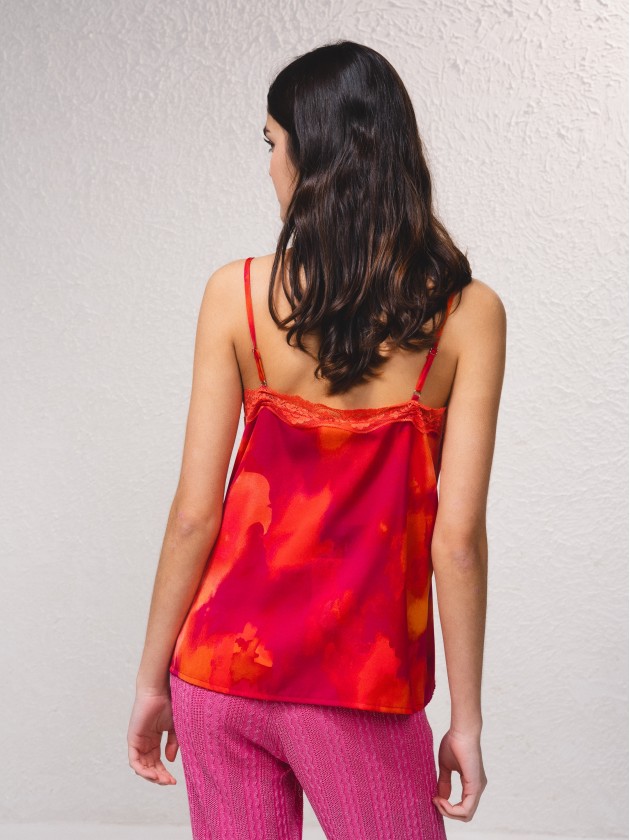 Top estampado com renda