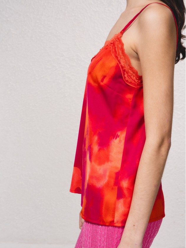 Top estampado com renda