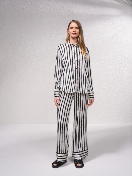 Camisa acetinada s riscas