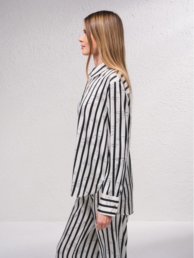 Camisa acetinada s riscas