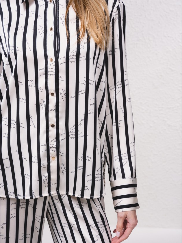 Camisa acetinada s riscas