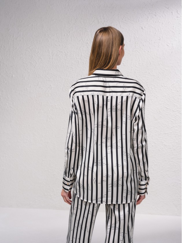 Camisa acetinada s riscas