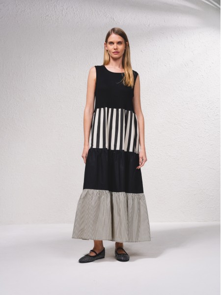 Vestido comprido com estampados em contraste