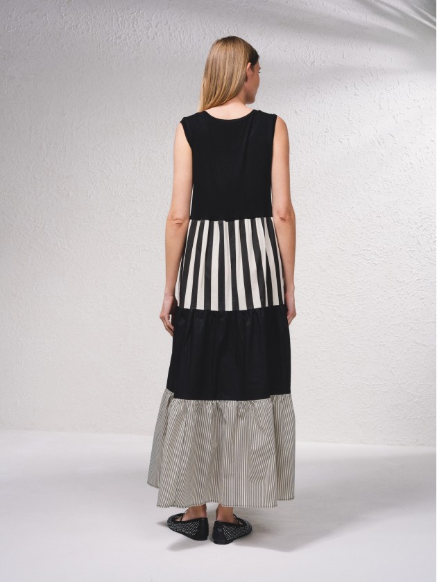 Vestido comprido com estampados em contraste
