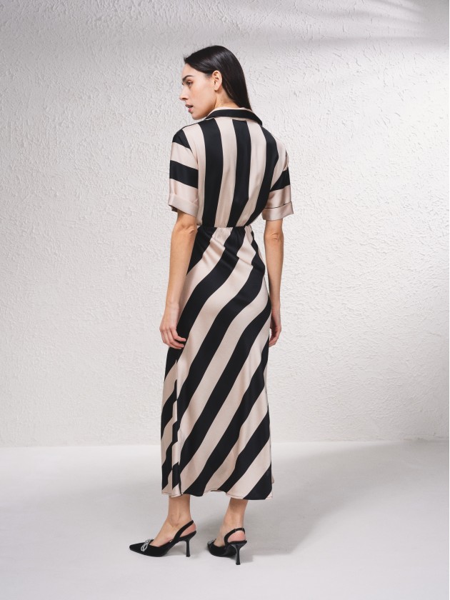 Vestido s riscas em contraste