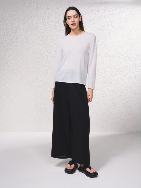 Basic fine knit sweater