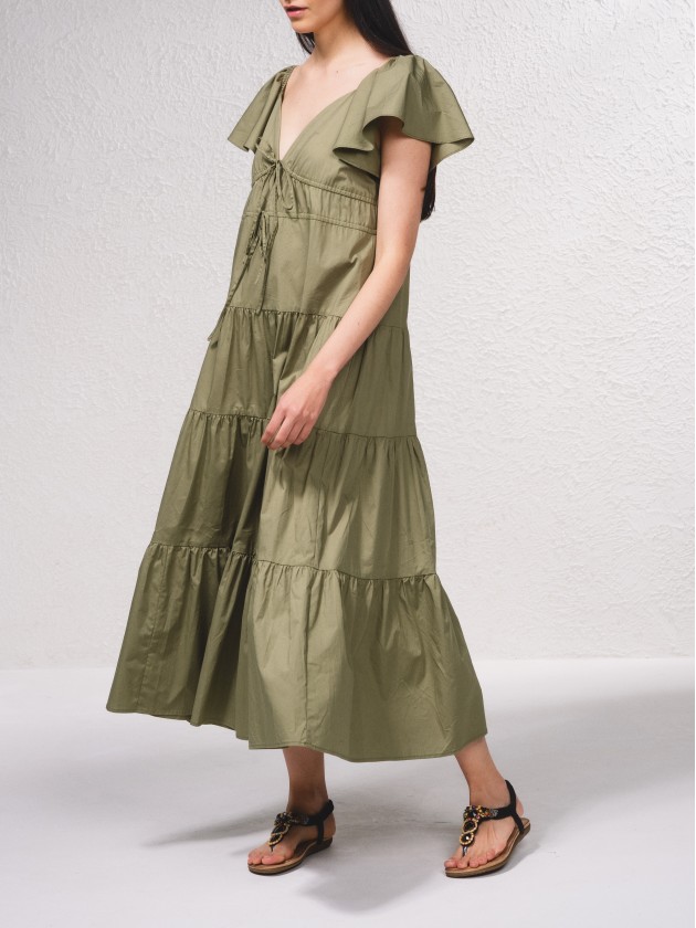 Vestido com atilhos  frente