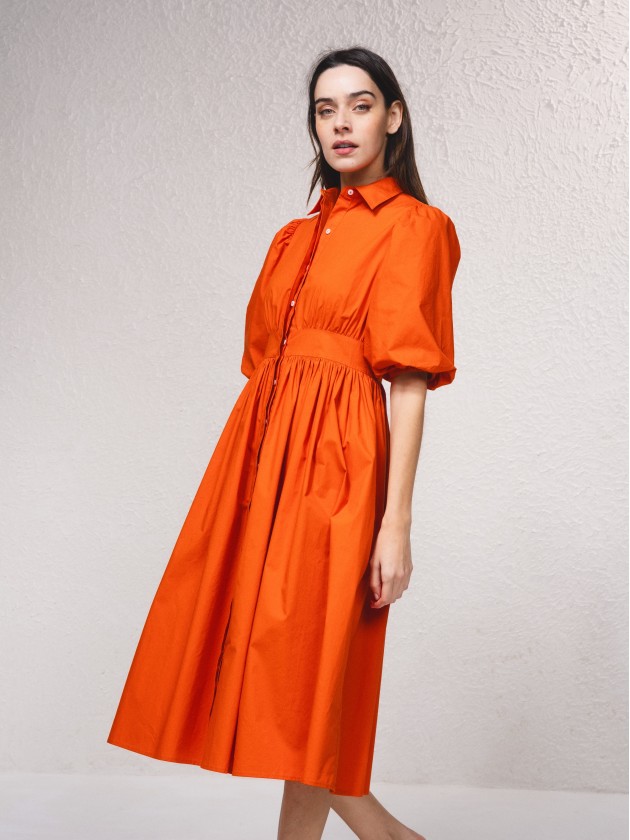 Vestido midi com fecho de botes  frente