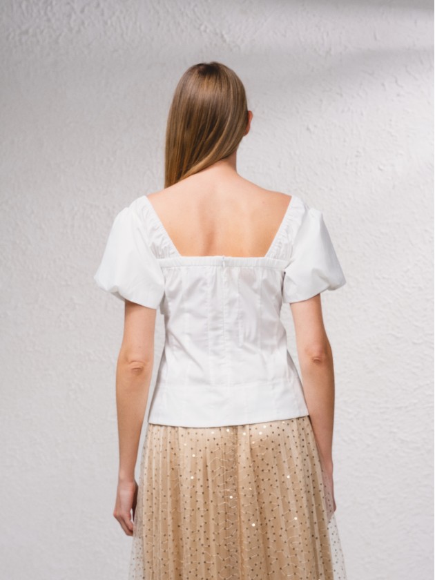 Blusa com decote quadrado