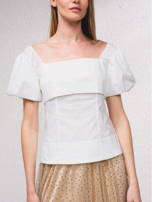 Blusa com decote quadrado