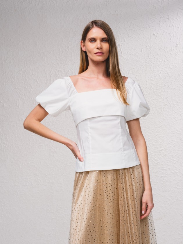 Blusa com decote quadrado