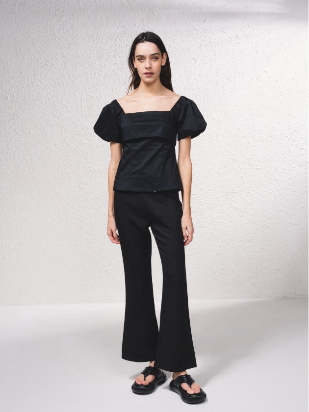 Blusa com decote quadrado