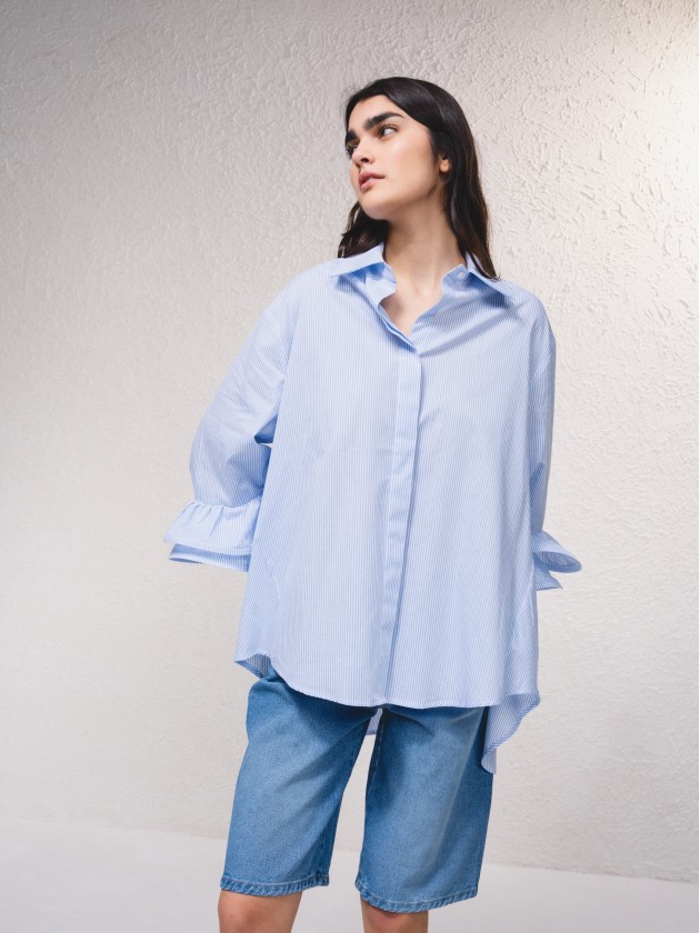 Blusa s riscas com pormenor nas mangas
