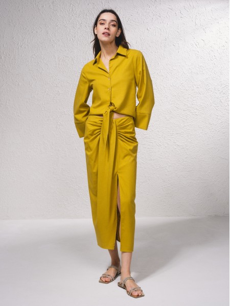 Blouse with front knot