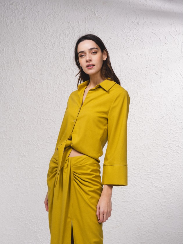 Blusa com n  frente
