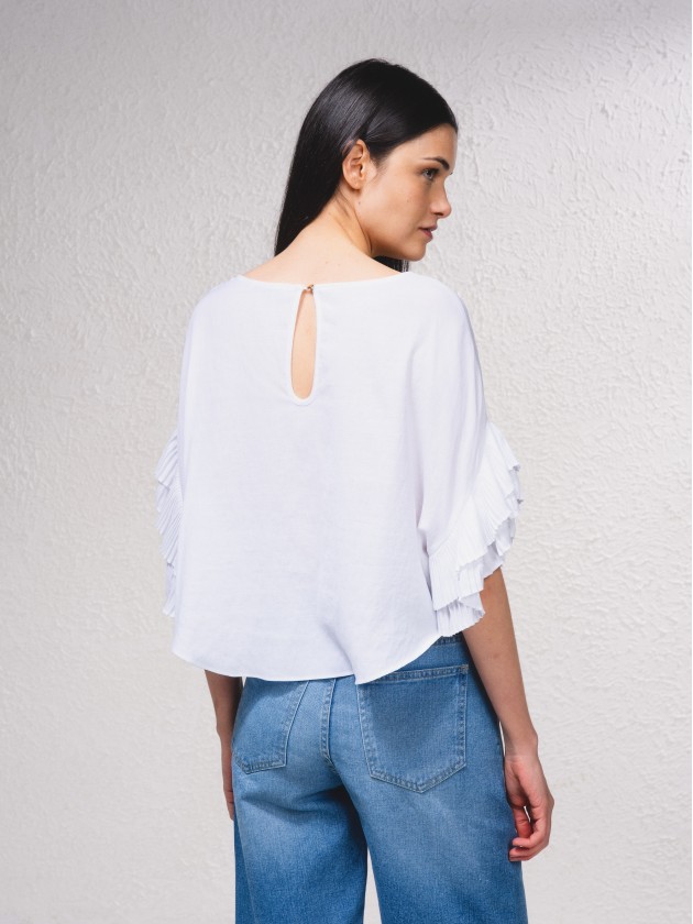 Blusa com efeito folhos nas mangas